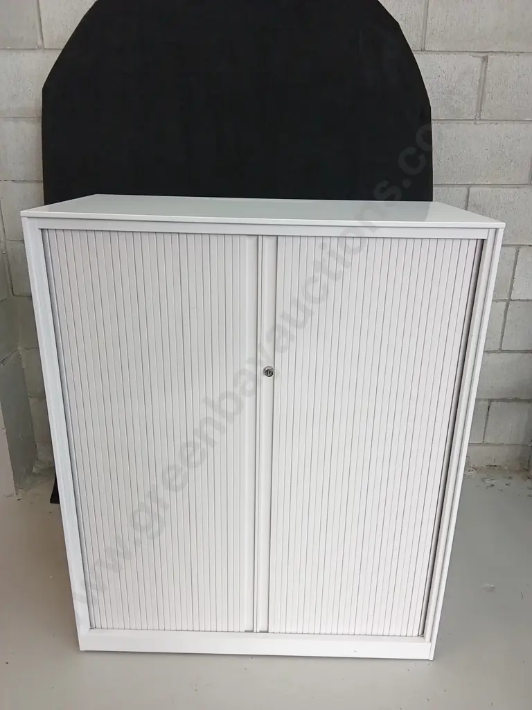 TAMBOUR CABINET WITH SHELVES EXCELLENT CONDITION, H 111CM X 90CM X 45CM Image 1++