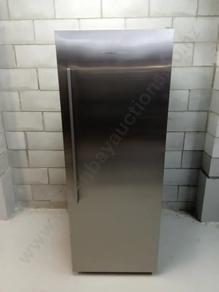 FISHER & PAYKEL FRIDGE H169CM D66CM L64CM Image 1++