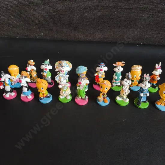 COLLECTION OF VINTAGE LOONEY TUNES FIGURINES, 18 PIECES, TALLEST H 6.5 CM