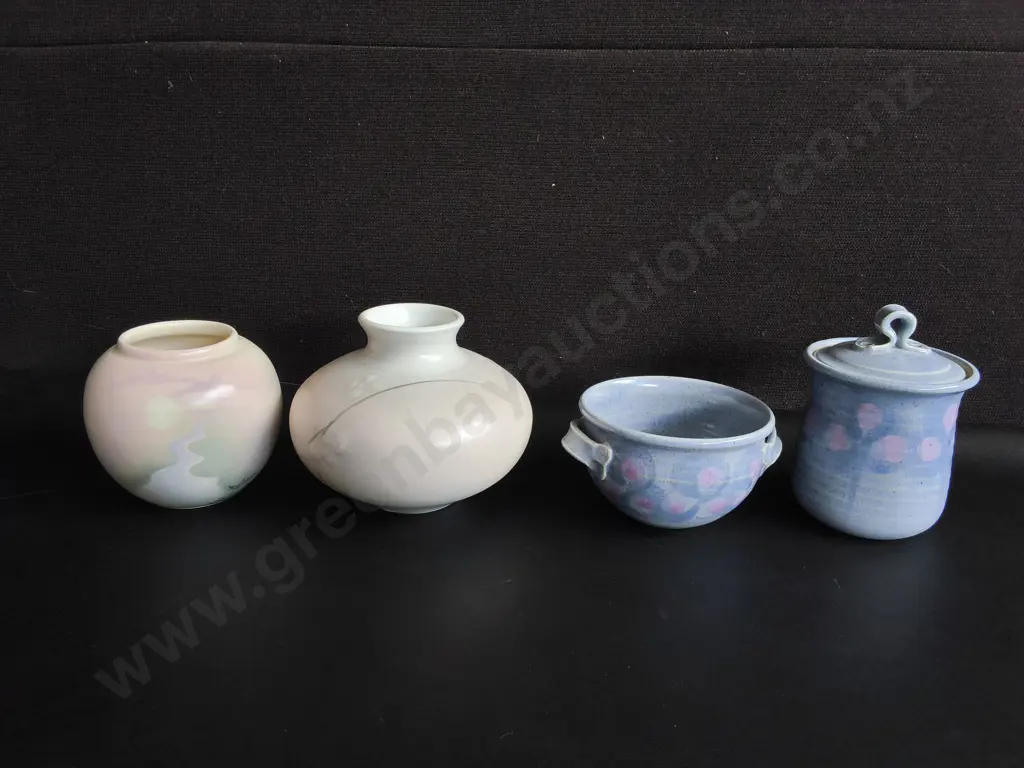 2 PIECES JANET EVANS POTTERY AND PAIR OF CERAMIC VASES, INCLUDING ENGLISH COUNTRY POTTERY, TALLEST H 16CM Image 1++