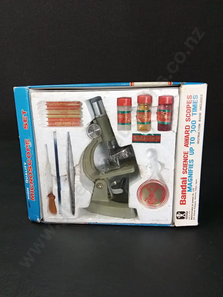 VINTAGE BANDSI SCIENCE MICROSCOPE SET Image 1++