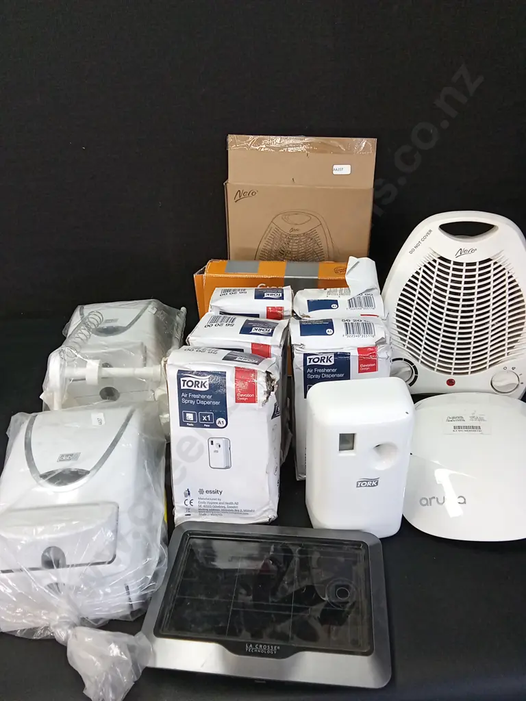 ASSORTED OFFICE DEVICES INCLUDING FANS, AIR FRESHENERS, HAND SANITIZER DISPENSERS AND MORE Image 1++