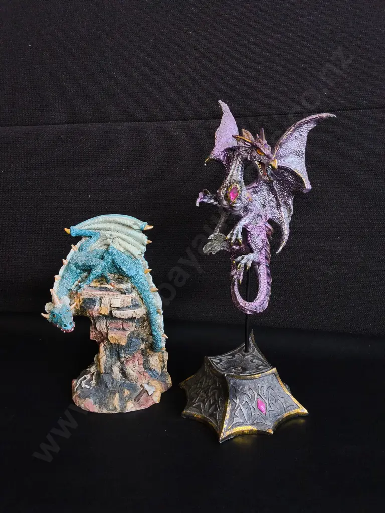 PAIR OF FANTASY DRAGON FIGURINES MADE OF POLYRESIN, TALLEST H 30 CM PURPLE DRAGON IS AN LED LIGHT Image 1++