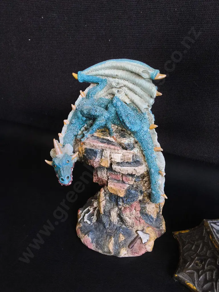PAIR OF FANTASY DRAGON FIGURINES MADE OF POLYRESIN, TALLEST H 30 CM PURPLE DRAGON IS AN LED LIGHT Image 1++