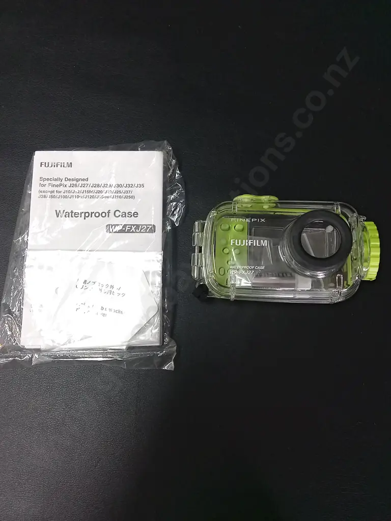FUJIFILM WATERPROOF CASE Image 1++