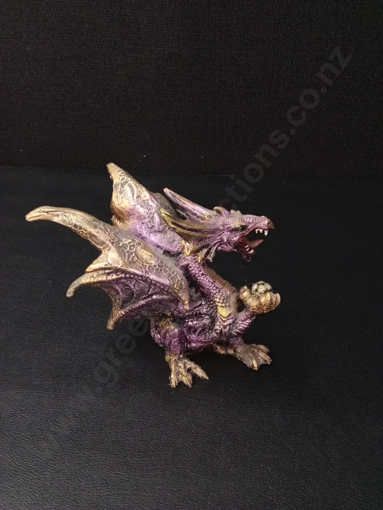DINOSAUR BOOK, DRAGON BOOK AND DRAGON FIGURINE H10CM Image 1++