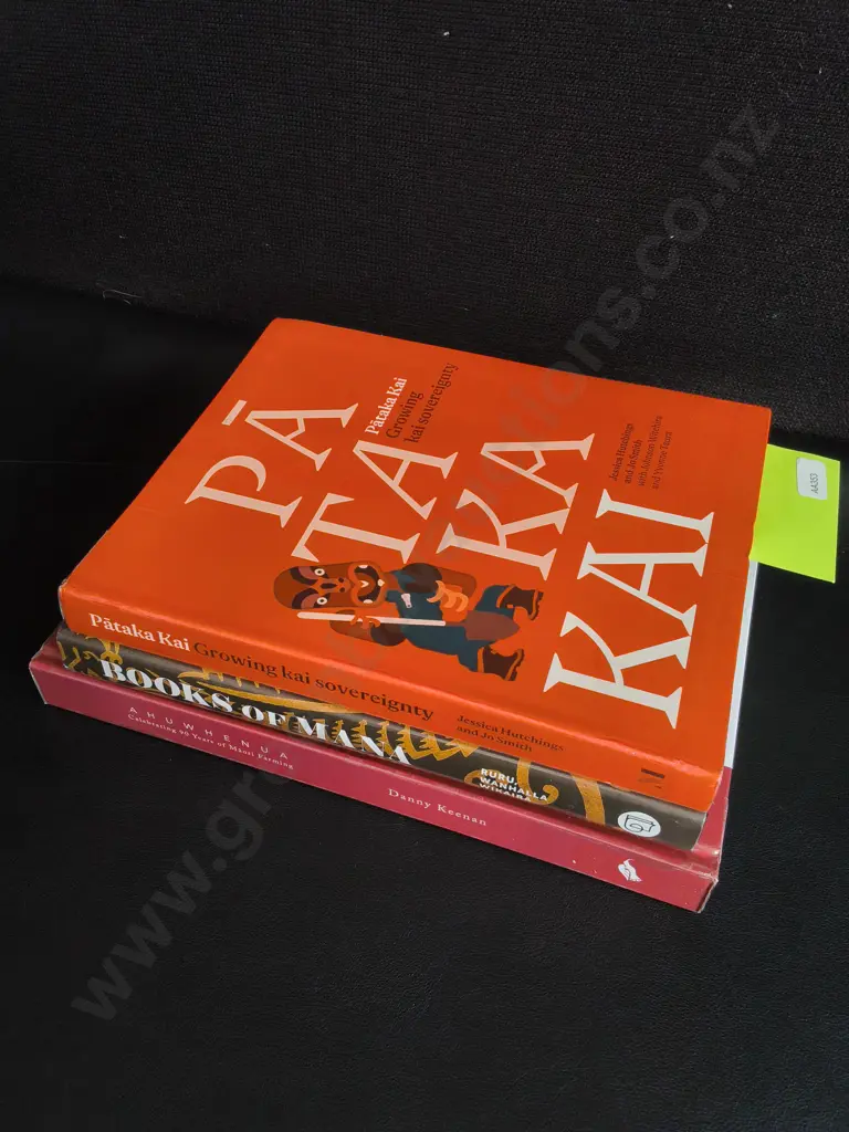 3 BOOKS ON MĀORI HISTORY AND SOVEREIGNTY Image 1++