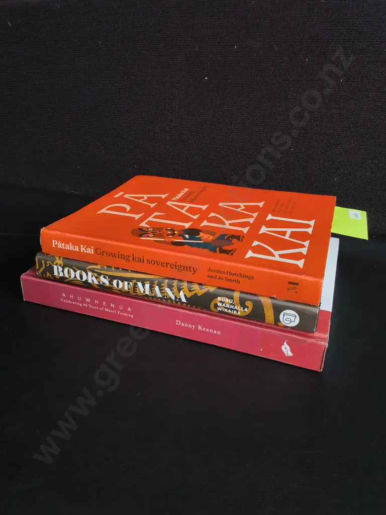 3 BOOKS ON MĀORI HISTORY AND SOVEREIGNTY Image 1++