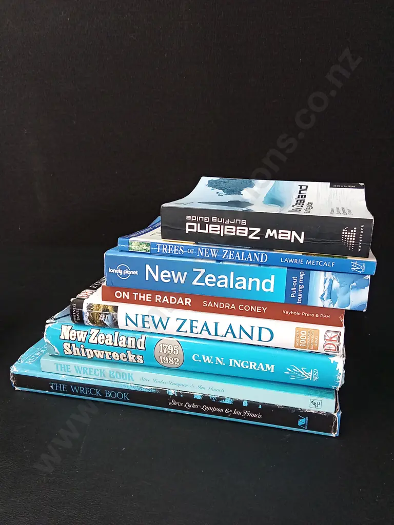 8 NEW ZEALAND BOOKS Image 1++