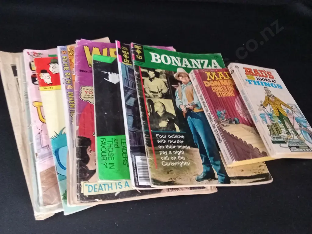 12 VINTAGE COMIC BOOKS Image 1++