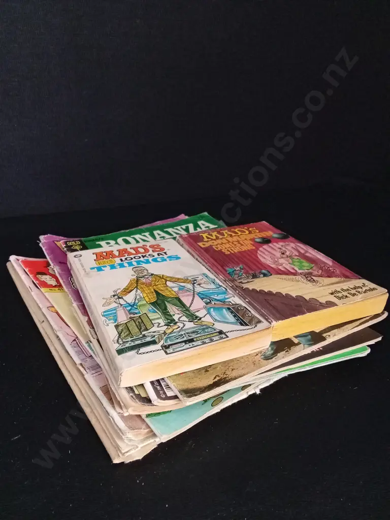 12 VINTAGE COMIC BOOKS Image 1++