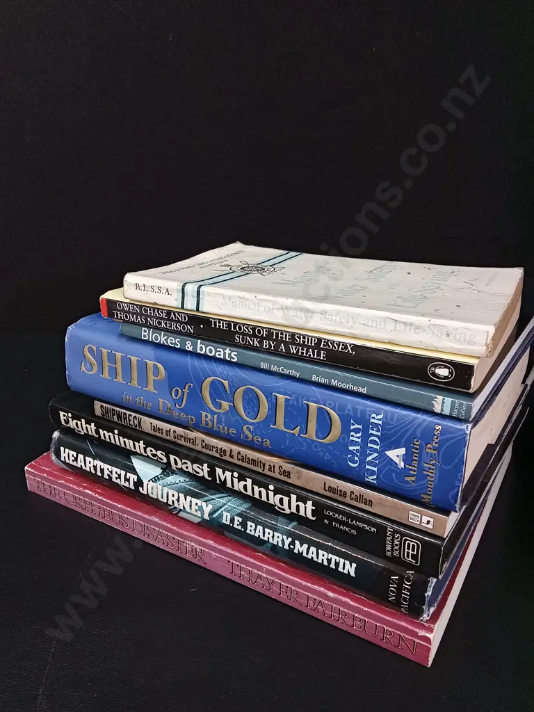 8 BOOKS ON SHIPS / SHIPWRECKS Image 1++
