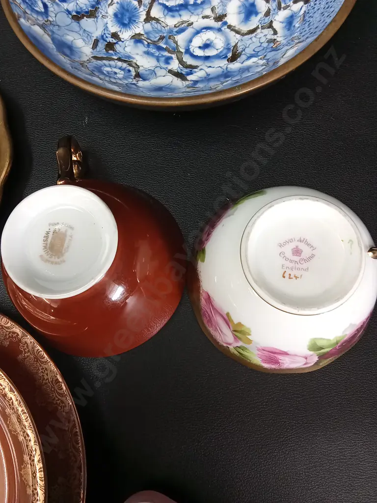 2 VINTAGE TEA TRIOS, WESTMINSTER CHINA AND ROYAL ALBERT, WITH A HAND PAINTED PLATE Image 1++