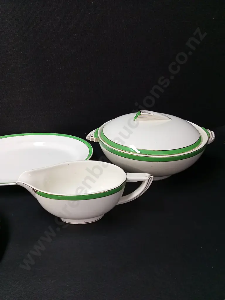 12 PIECES WEDGEWOOD DINNERWARE SET MADE IN ENGLAND LONGEST L29CM Image 1++