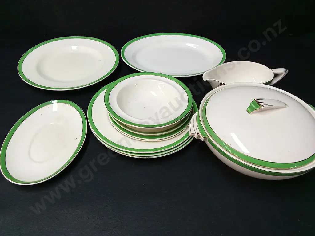 12 PIECES WEDGEWOOD DINNERWARE SET MADE IN ENGLAND LONGEST L29CM Image 1++