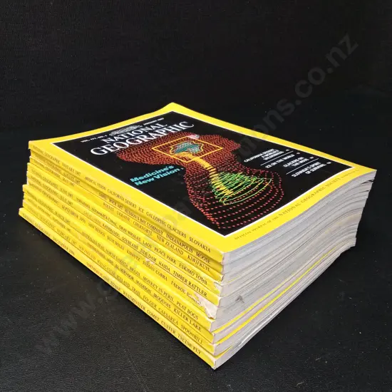 10 NATIONAL GEOGRAPHIC MAGAZINES
