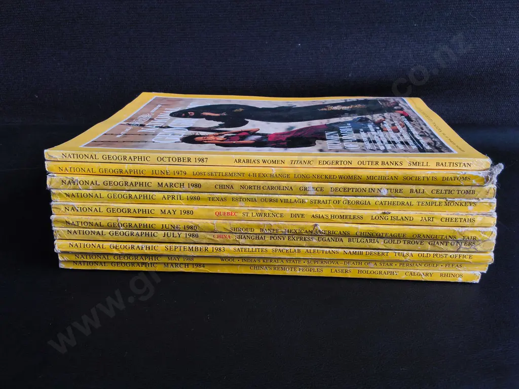 10 VINTAGE NATIONAL GEOGRAPHIC MAGAZINES Image 1++