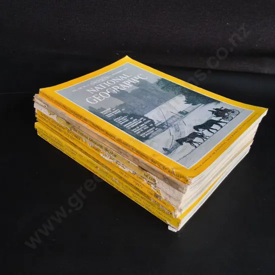 9 VINTAGE NATIONAL GEOGRAPHIC MAGAZINES