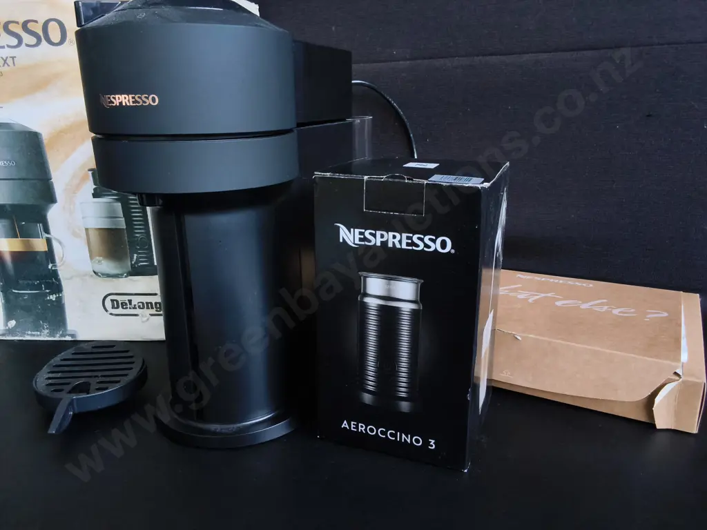 NESPRESSO VERTUO NEXT COFFEE MACHINE, WITH AEROCCINO 3 MILK FROTHER, INCLUDING ORIGINAL BOX Image 1++