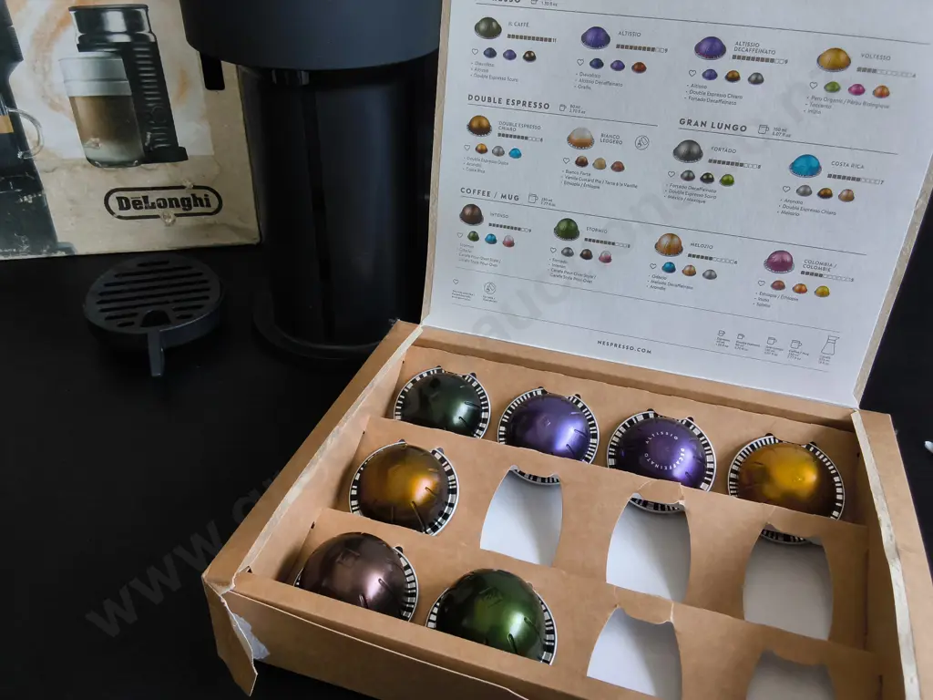 NESPRESSO VERTUO NEXT COFFEE MACHINE, WITH AEROCCINO 3 MILK FROTHER, INCLUDING ORIGINAL BOX Image 1++