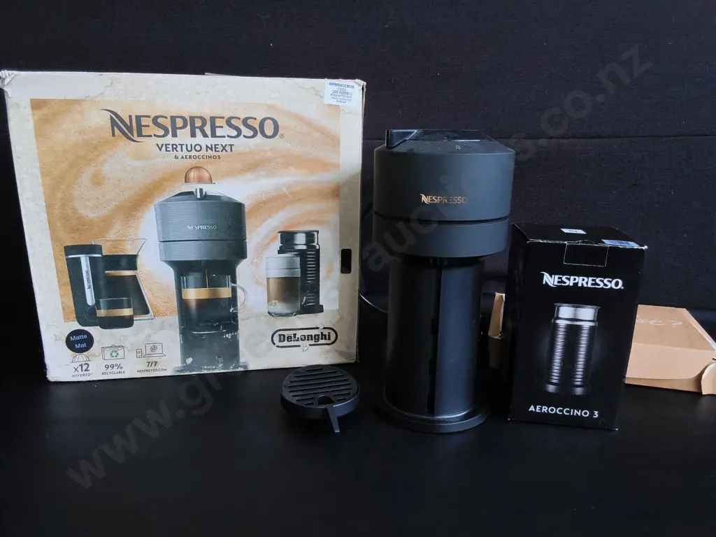 NESPRESSO VERTUO NEXT COFFEE MACHINE, WITH AEROCCINO 3 MILK FROTHER, INCLUDING ORIGINAL BOX Image 1++