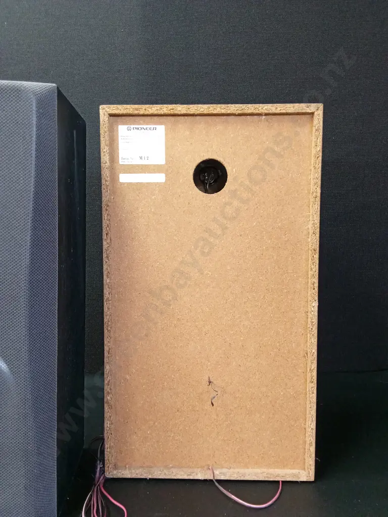 2 PIONEER SPEAKERS H46CM Image 1++