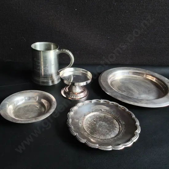 COLLECTION OF VINTAGE SILVER PLATED TABLEWARE, INCLUDING SMALL SERVING PLATES, PEDESTAL DISH, TANKARD, WIDEST DIA 24 CM