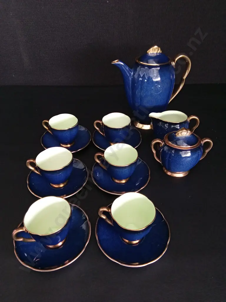 15 PIECE VINTAGE CARLTON WARE TEA SET Image 1++