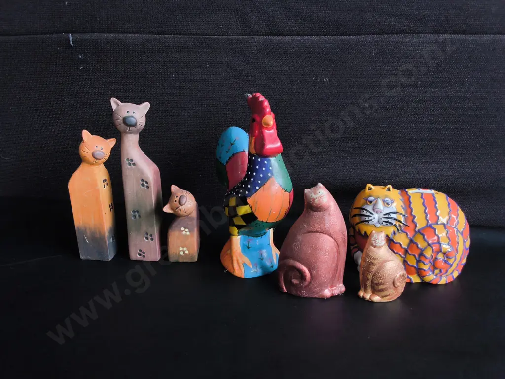 MIX OF CAT AND CHICKEN DECOR, TALLEST H 24 CM, 7 PIECES Image 1++