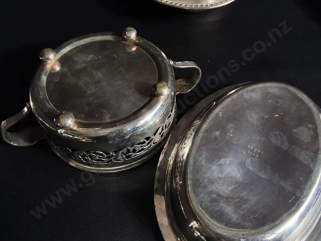 VINTAGE SILVER PLATE TABLEWARE, ENTRÉE DISHES, FILLIGREE BOWL AND FLUTED TRAY Image 1++