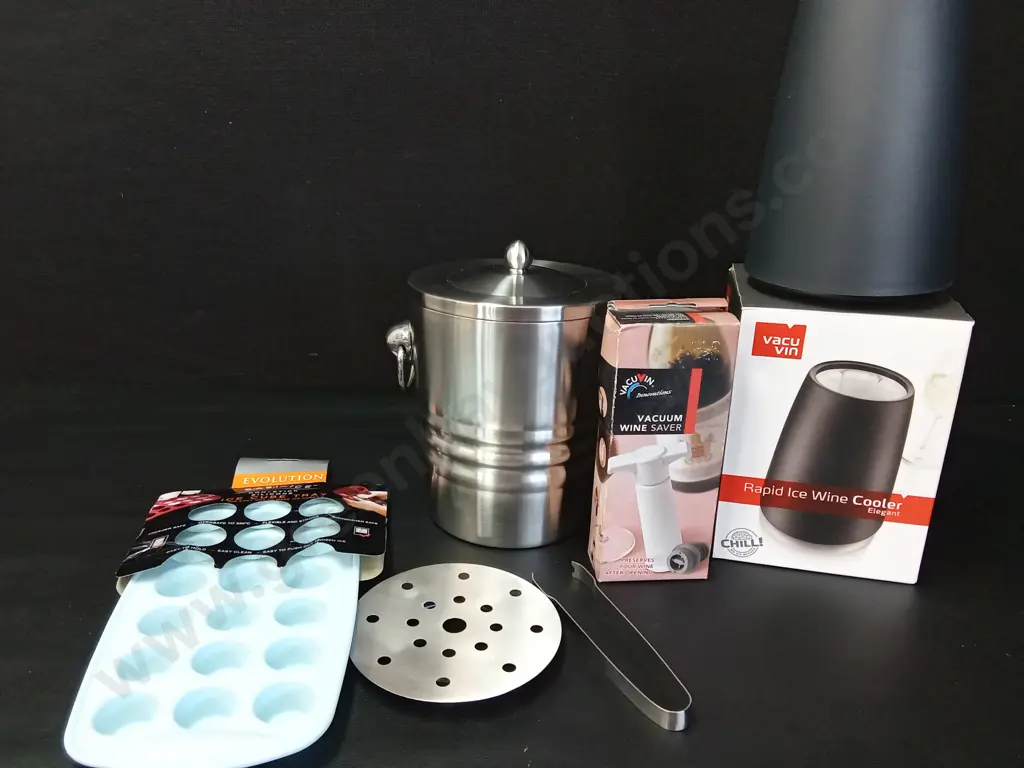 ICE WINE COOLER, WINE VACUUM SAVER, STAINLESS STEEL ICE BUCKET AND AN ICE TRAY Image 1++