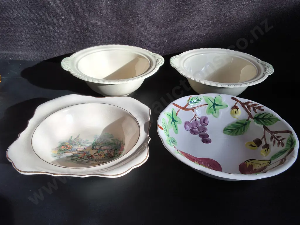 4 PIECES VINTAGE SERVING BOWLS, WIDEST DIA 25.5 CM Image 1++