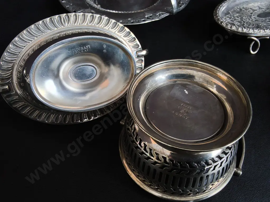 COLLECTION OF VINTAGE SILVER PLATED SERVINGWARE, 5 PIECES, WIDEST DIA 23 CM Image 1++