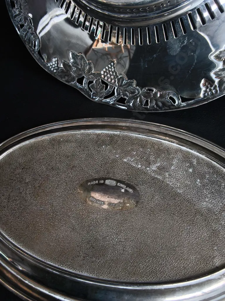 COLLECTION OF VINTAGE SILVER PLATED SERVINGWARE, 5 PIECES, WIDEST DIA 23 CM Image 1++