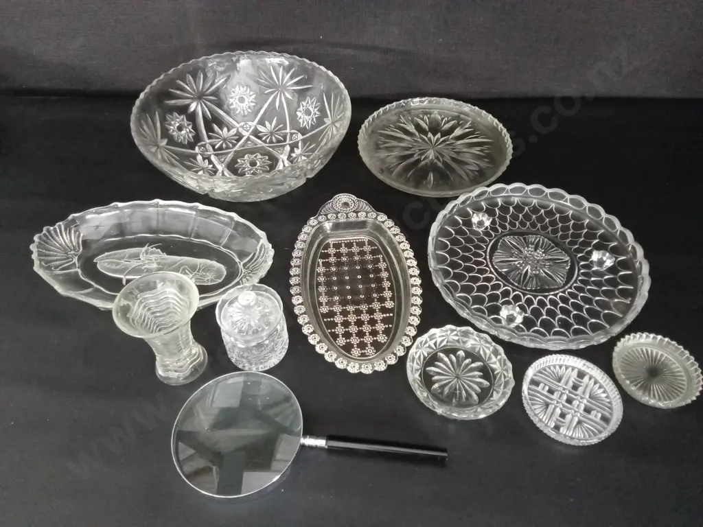 11 GLASS ITEMS LARGEST DIA 27CM Image 1++