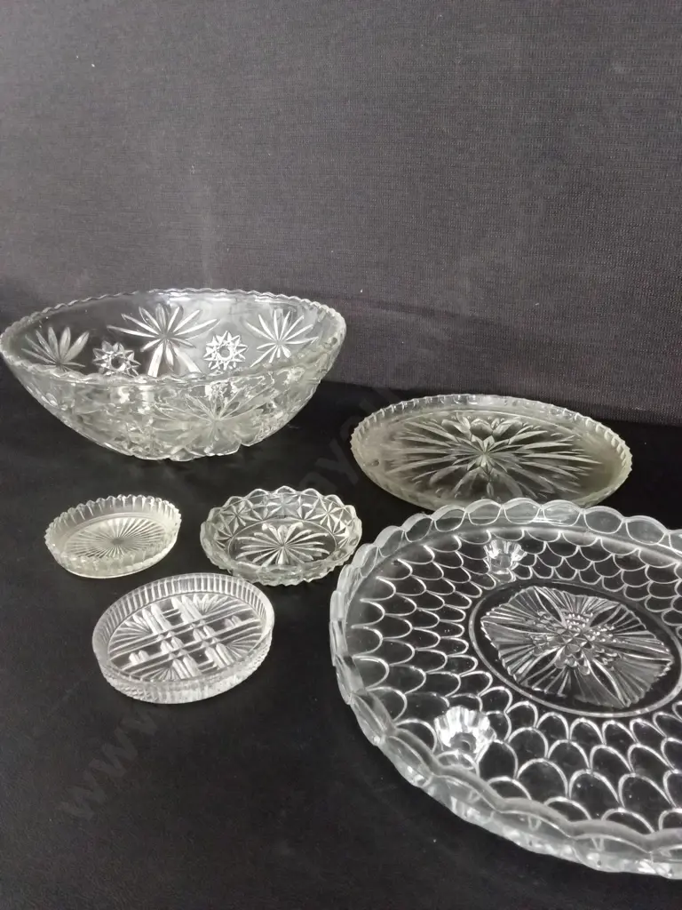 11 GLASS ITEMS LARGEST DIA 27CM Image 1++