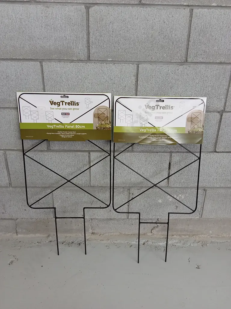 2 BRAND NEW VEGTRELLIS PANELS 80CM Image 1++