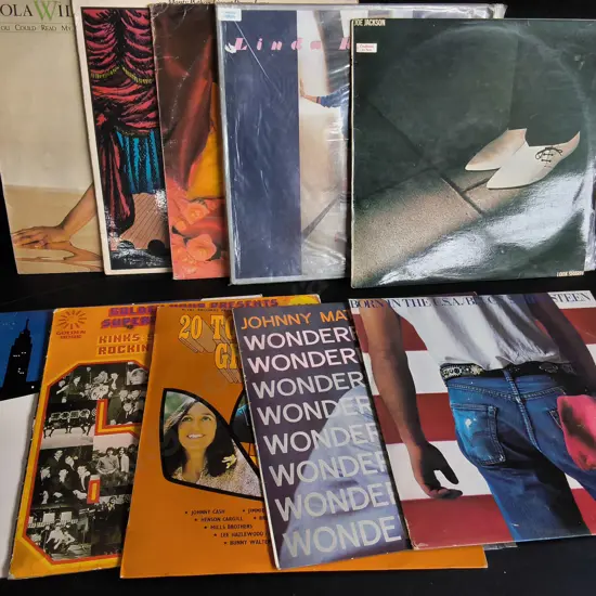 MIX OF 10 VINTAGE RECORDS