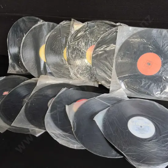 MIX OF 12 VINTAGE RECORDS, SLEEVELESS