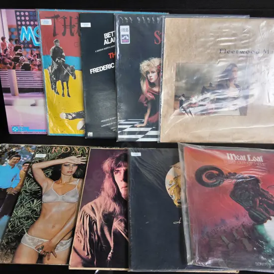 MIX OF 10 VINTAGE RECORDS