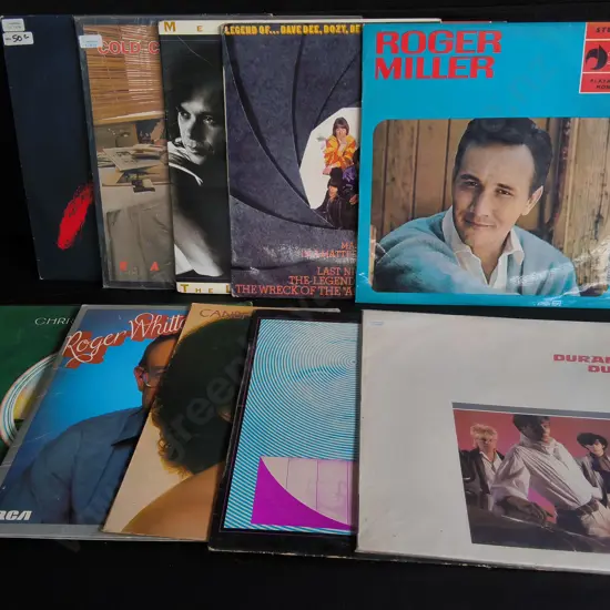 MIX OF 10 VINTAGE RECORDS