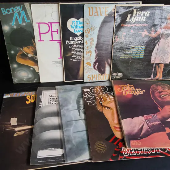 MIX OF 10 VINTAGE RECORDS