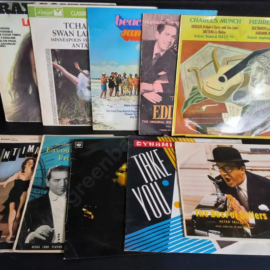 MIX OF 10 VINTAGE RECORDS