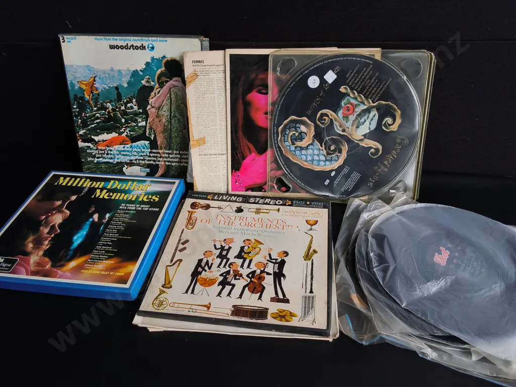 MIX OF VINTAGE RECORDS Image 1++