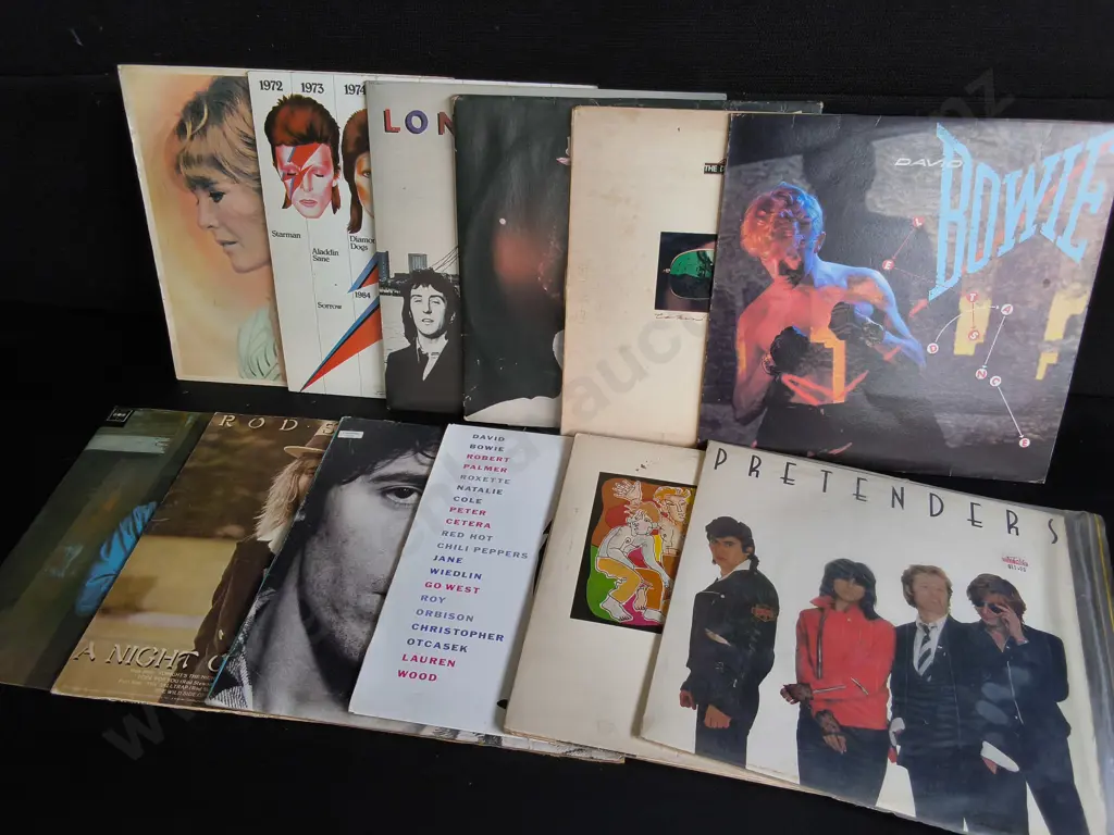 MIX OF 12 VINTAGE RECORDS Image 1++