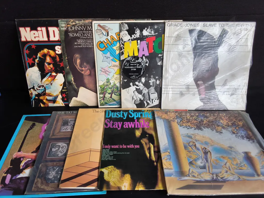MIX OF 10 VINTAGE RECORDS Image 1++