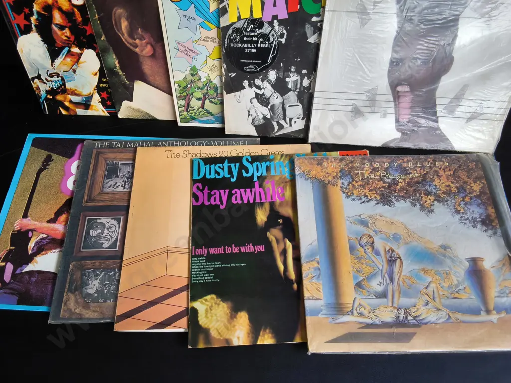 MIX OF 10 VINTAGE RECORDS Image 1++