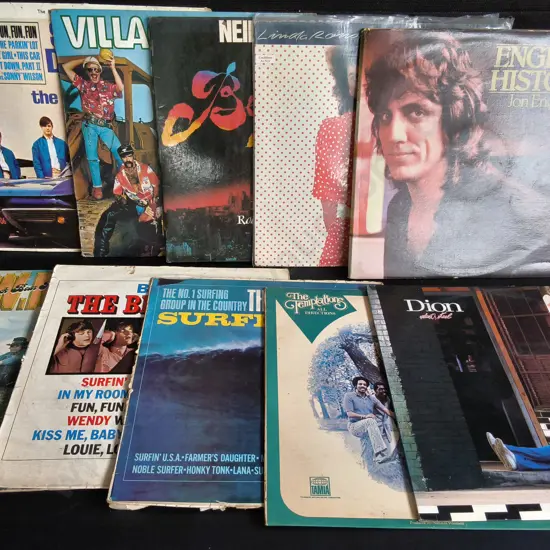 MIX OF 10 VINTAGE RECORDS