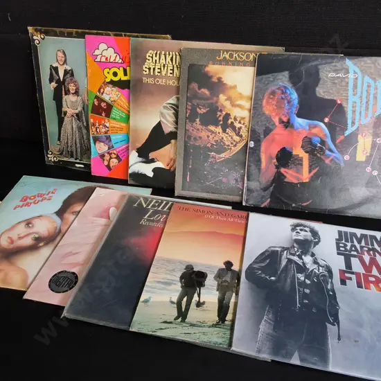 MIX OF 10 VINTAGE RECORDS