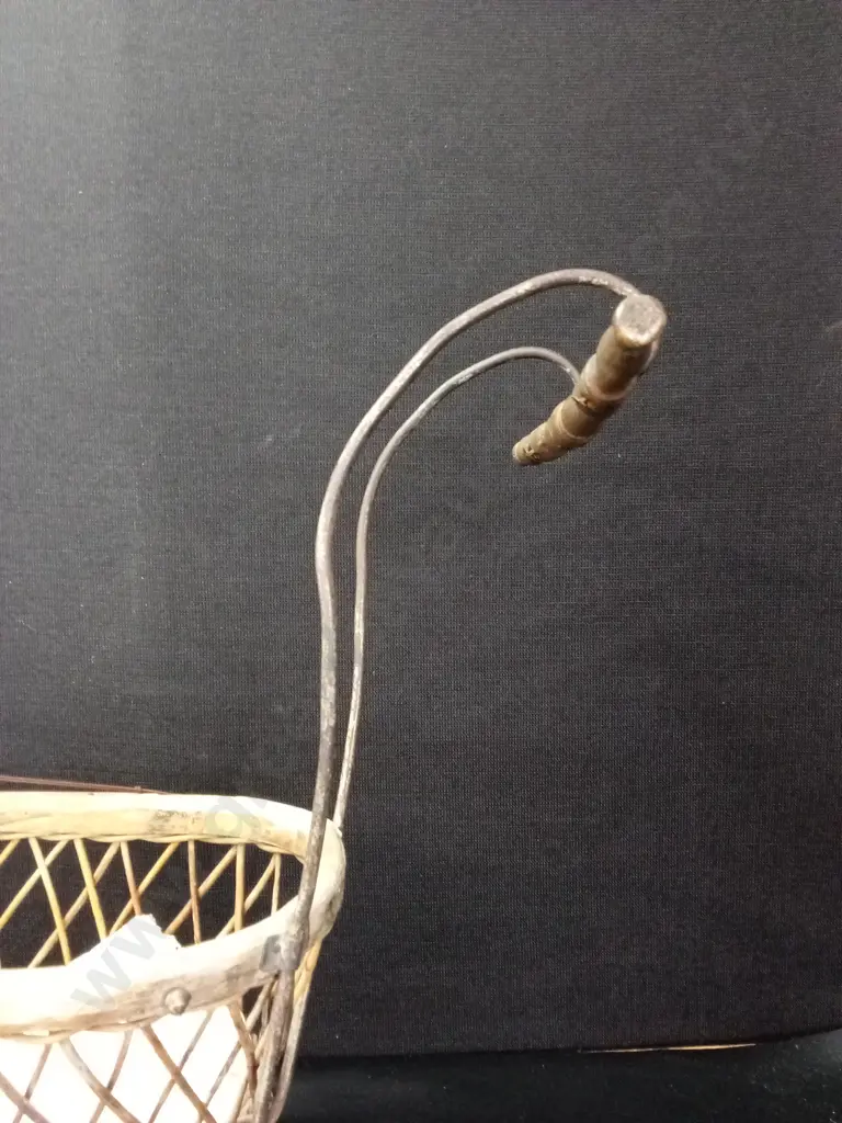 VINTAGE WICKER DOLL CARRIAGE HEIGHT OF HANDLE H49CM Image 1++